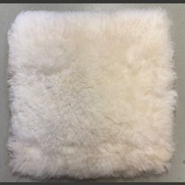 TARJOUS -20%: Taljaistuinpäällinen Englanninlammasta Luonnonvalkoinen, lyhennetty 5 cm villa (Nahan koko 37x37cm)
