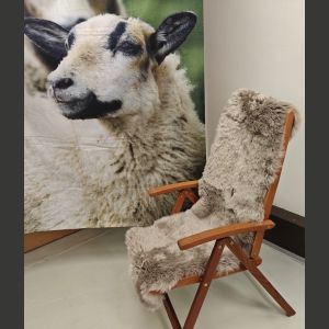 Pellavanvärinen istuinpäällinen kahdesta lampaantaljasta 170-180 cm