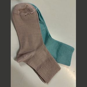 Kevään 2026 uutuusvärit Vaalea beige ja Aqua